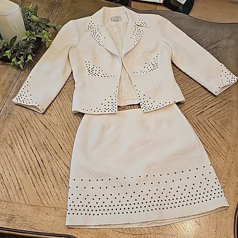 Alberto Makali white blazer jacket skirt set size  4 Vintage